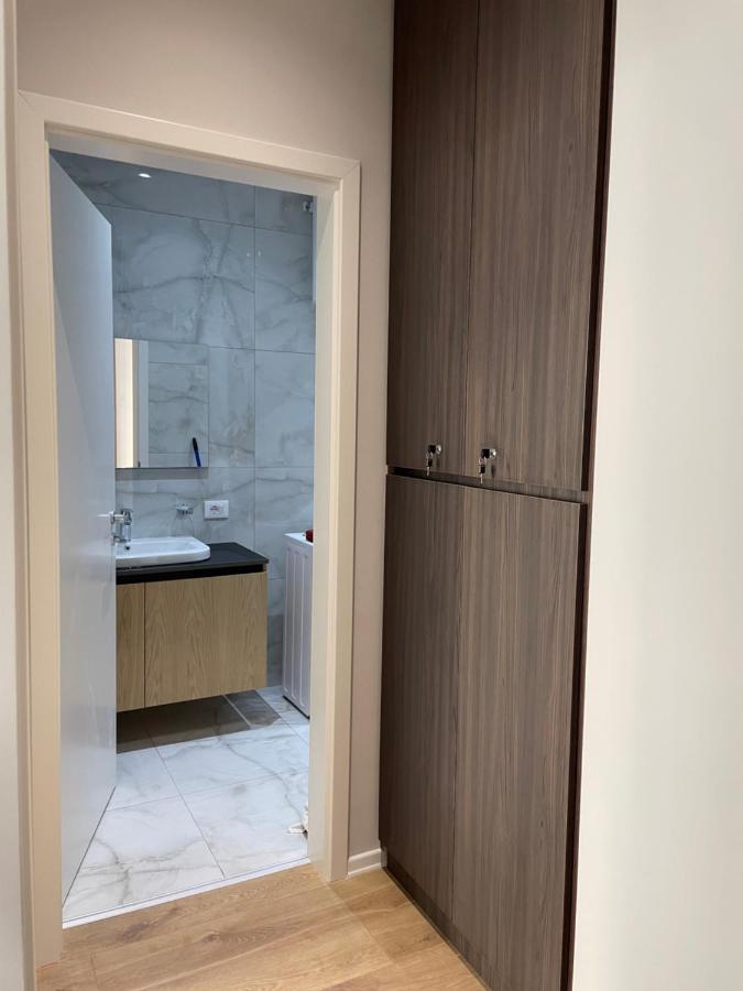 New Brilant Apartment Тирана Екстер'єр фото